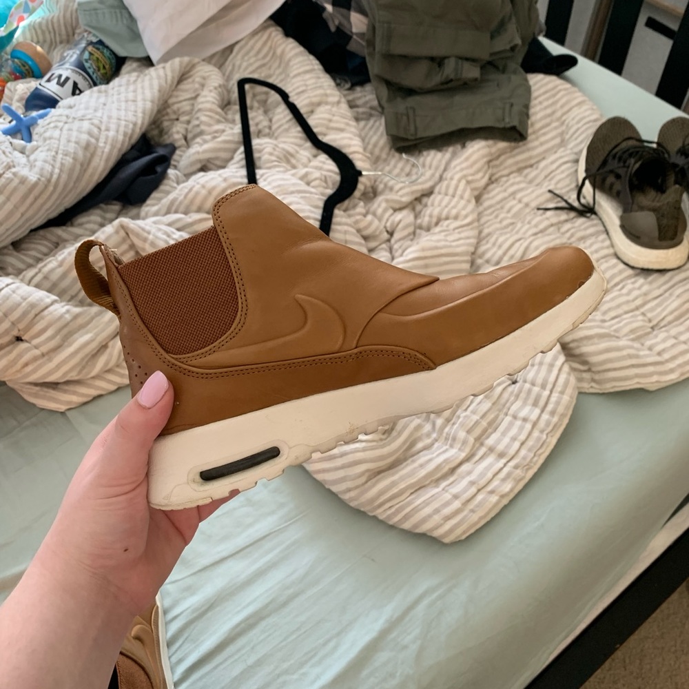 Nike Thea Leather